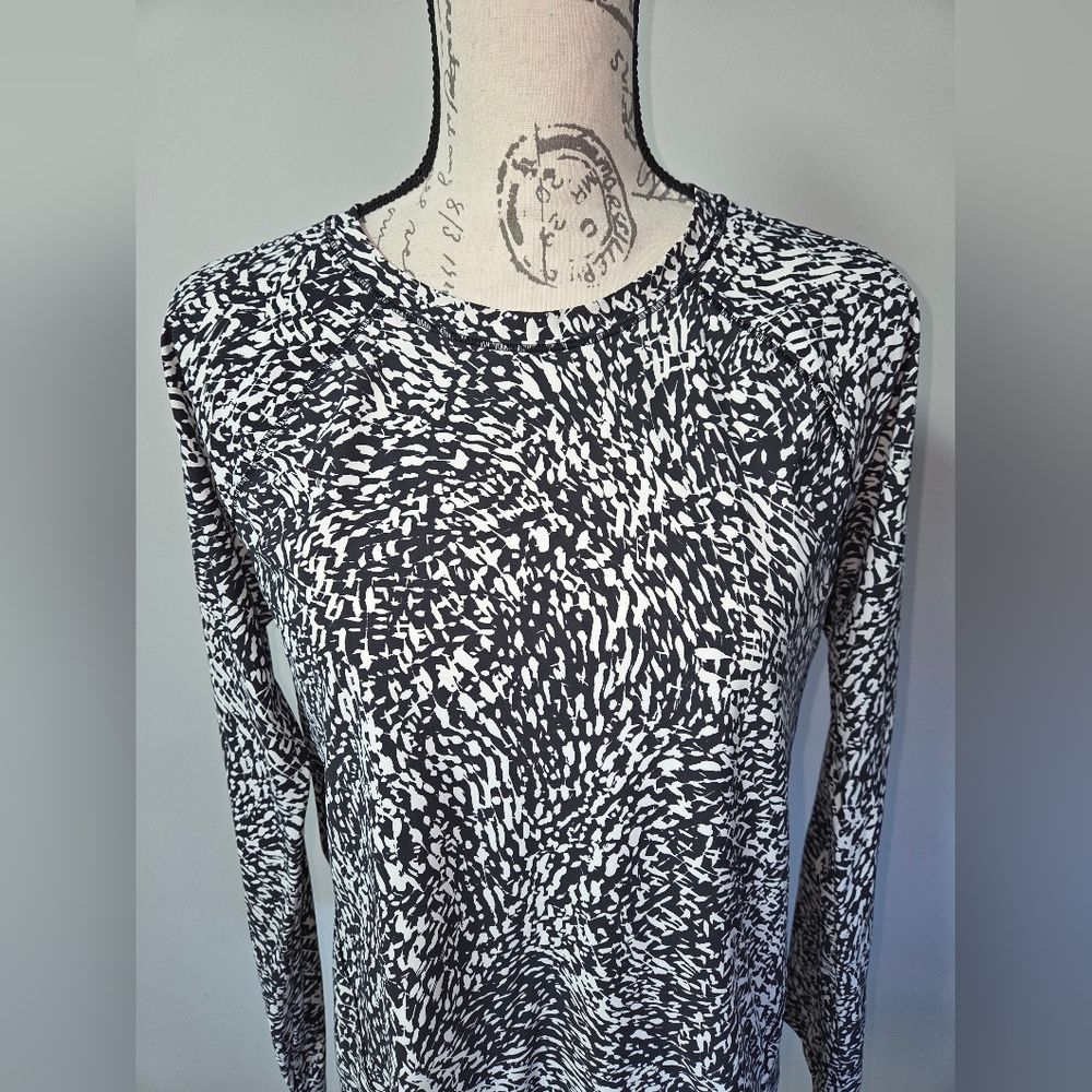 Athleta Long Sleeve Shirt In Medium - Picture 2 of 12